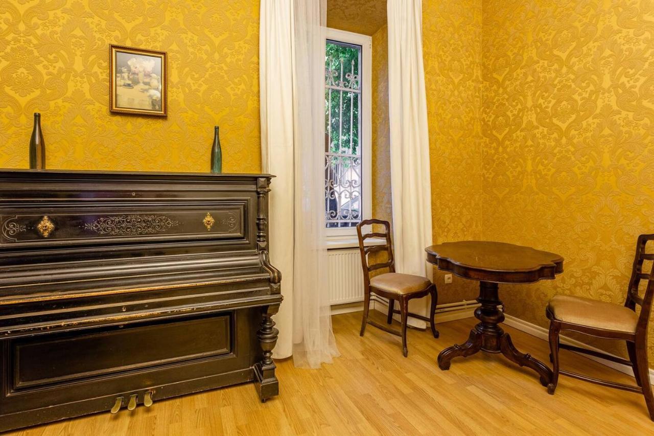 Old Piano Apartment Tbilissi Extérieur photo